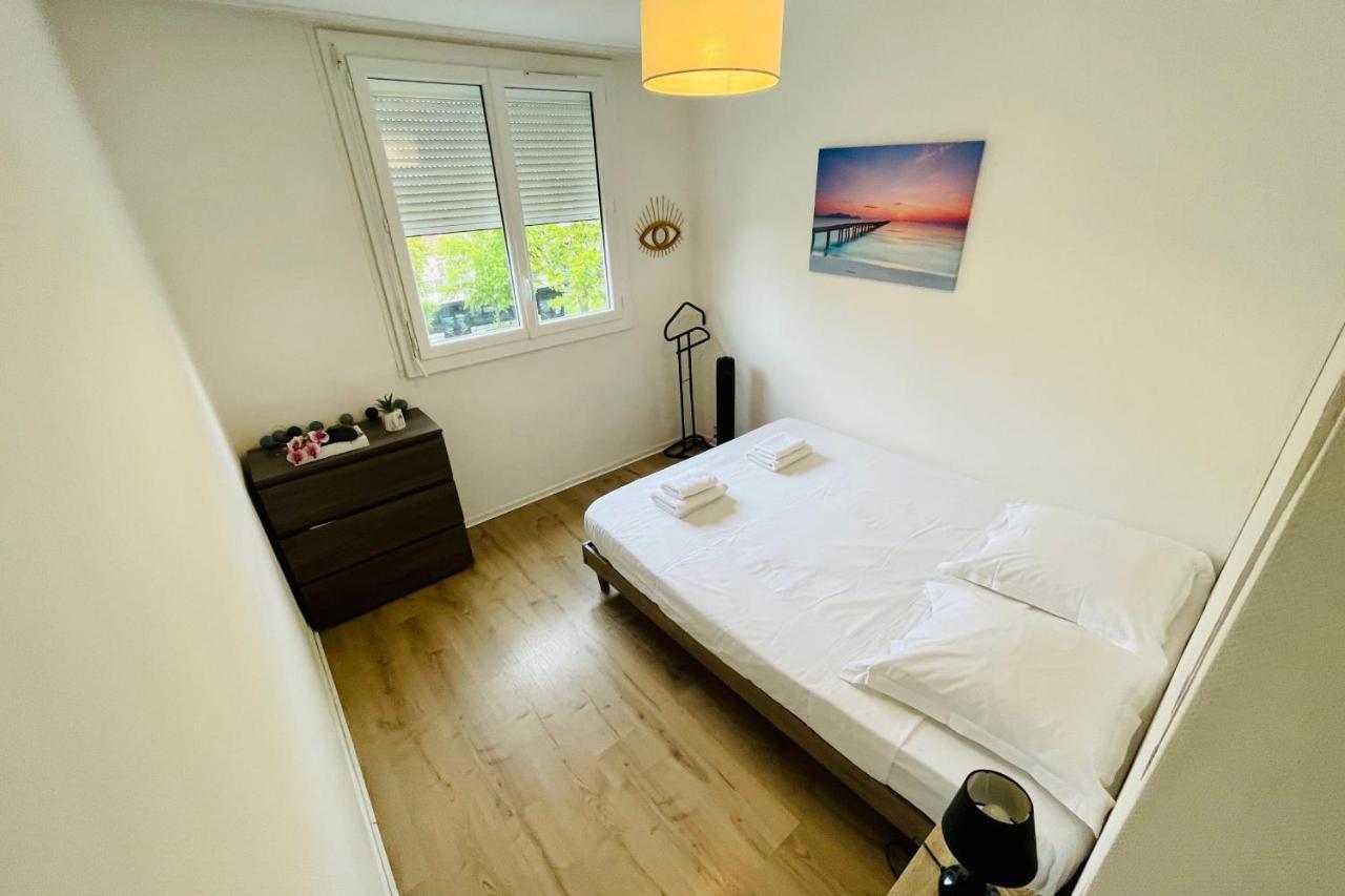 Luminous Apartment With Parking Near The City Center Cenon Exterior photo