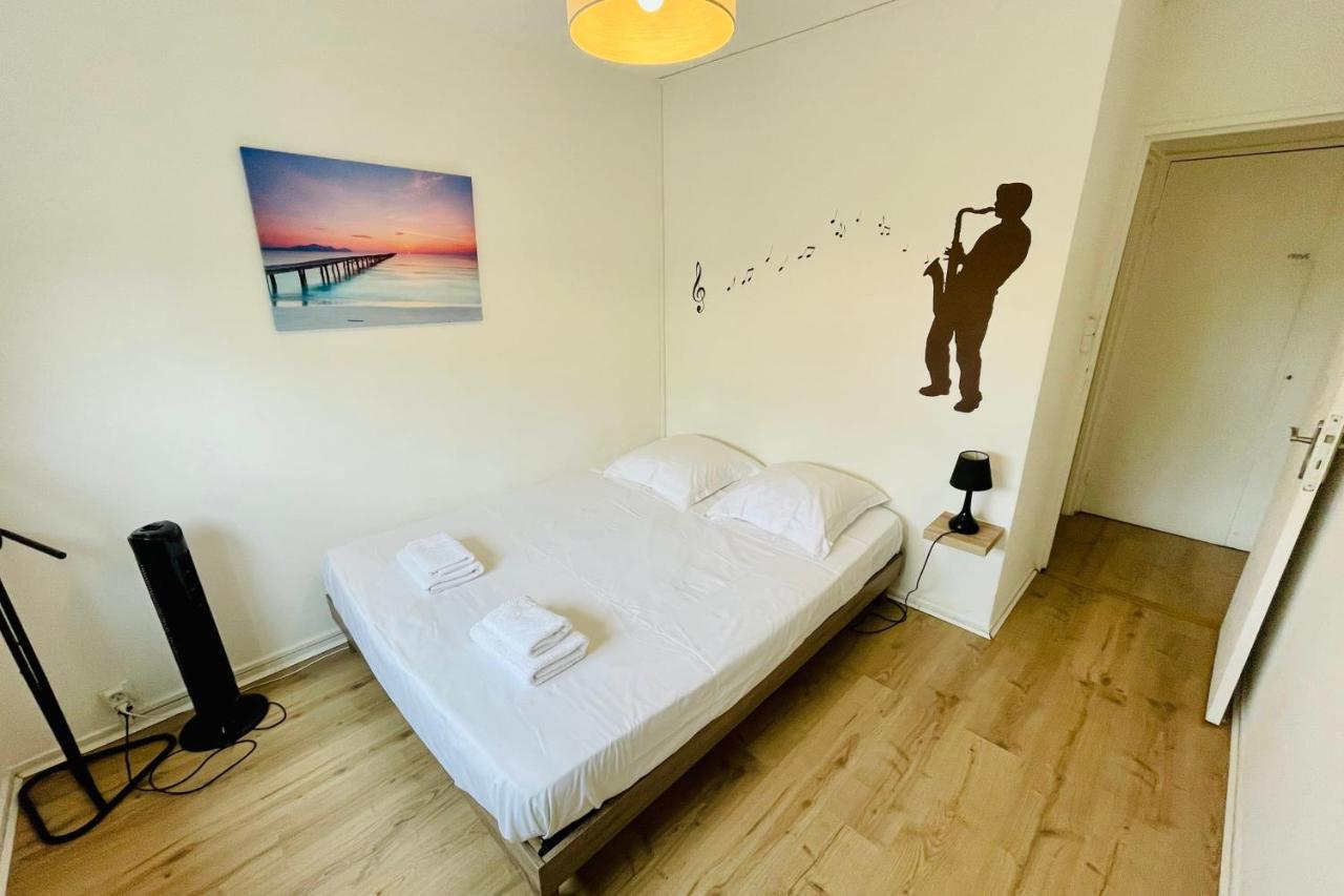 Luminous Apartment With Parking Near The City Center Cenon Exterior photo