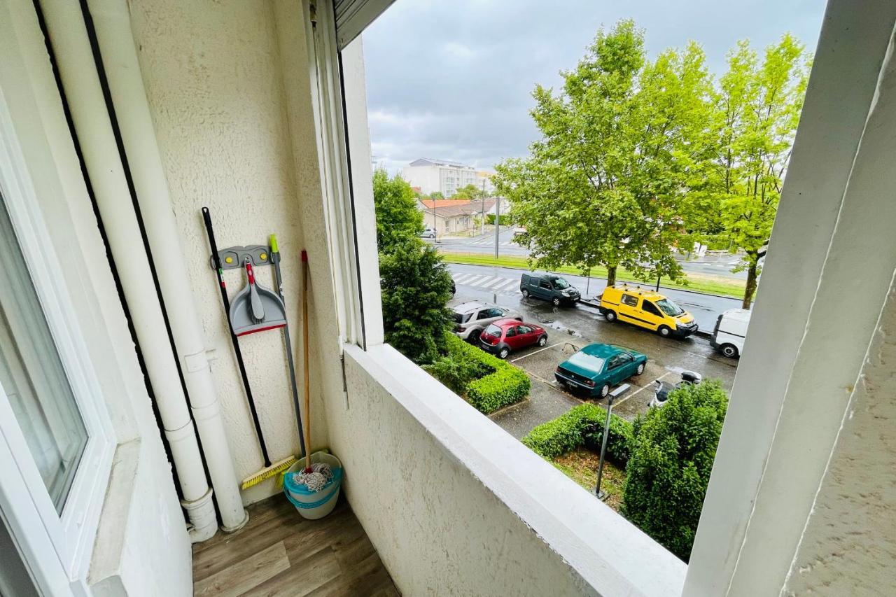 Luminous Apartment With Parking Near The City Center Cenon Exterior photo
