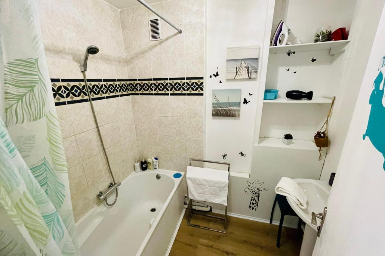 Luminous Apartment With Parking Near The City Center Cenon Exterior photo